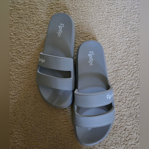 Floopi Gray Slide Sandals - Picture 2 of 6